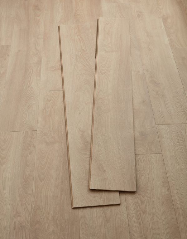 sienna long natural oak laminate flooring