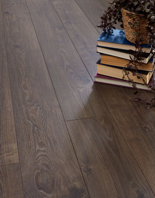 palermo long chocolate oak laminate flooring
