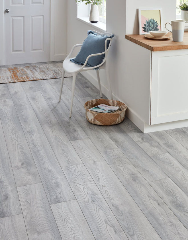 Palermo Long - Pearl Oak Laminate Flooring