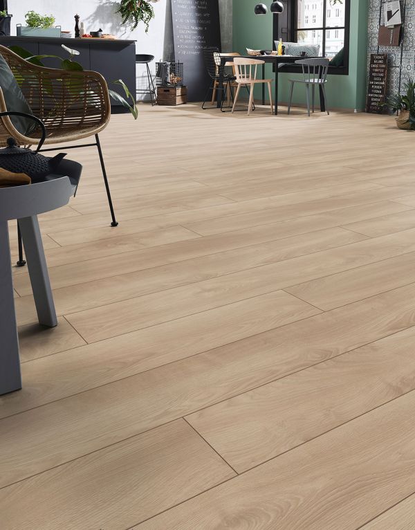 parma 12mm natural oak laminate flooring