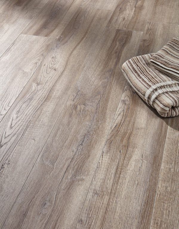 residence narrow montmelo oak laminate flooring