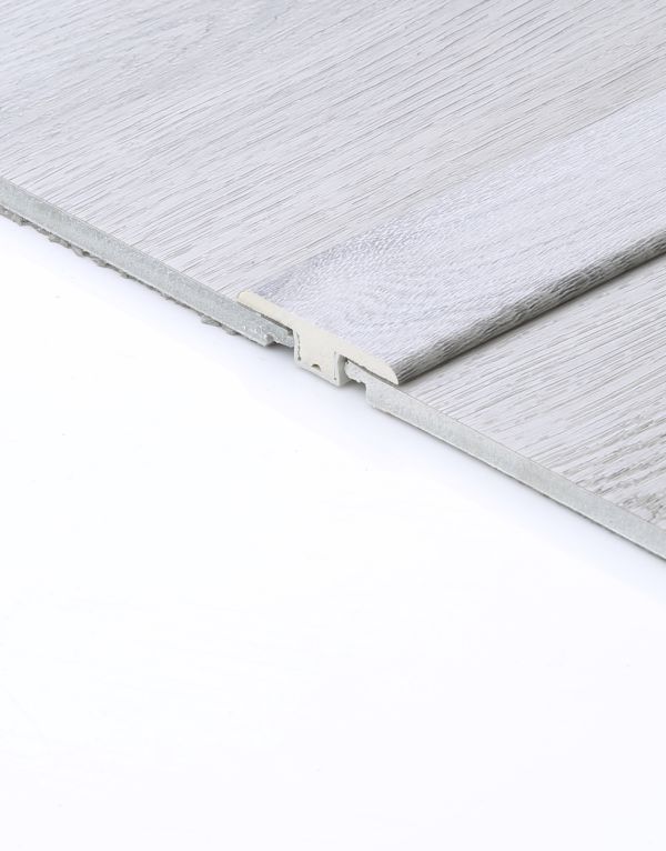evocore shoreline grey oak t profile