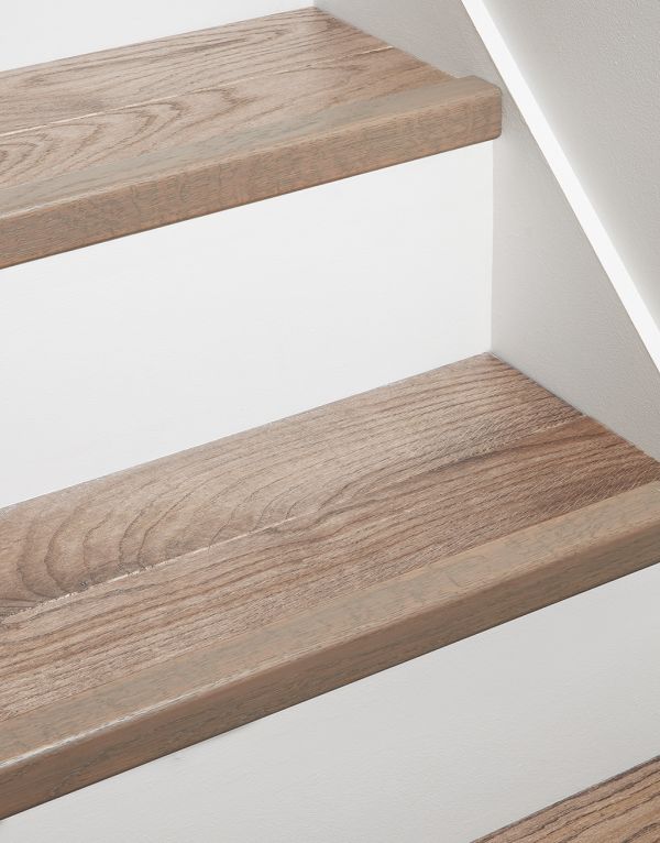 ws9 solid oak stair nosing