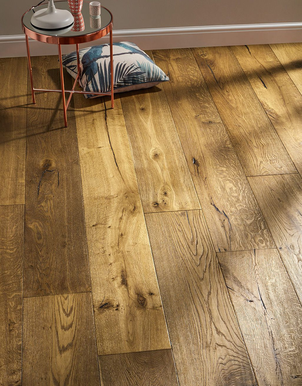 Kingswood Oak Distressed Brushed & Lacquered Engineered Wood Flooring