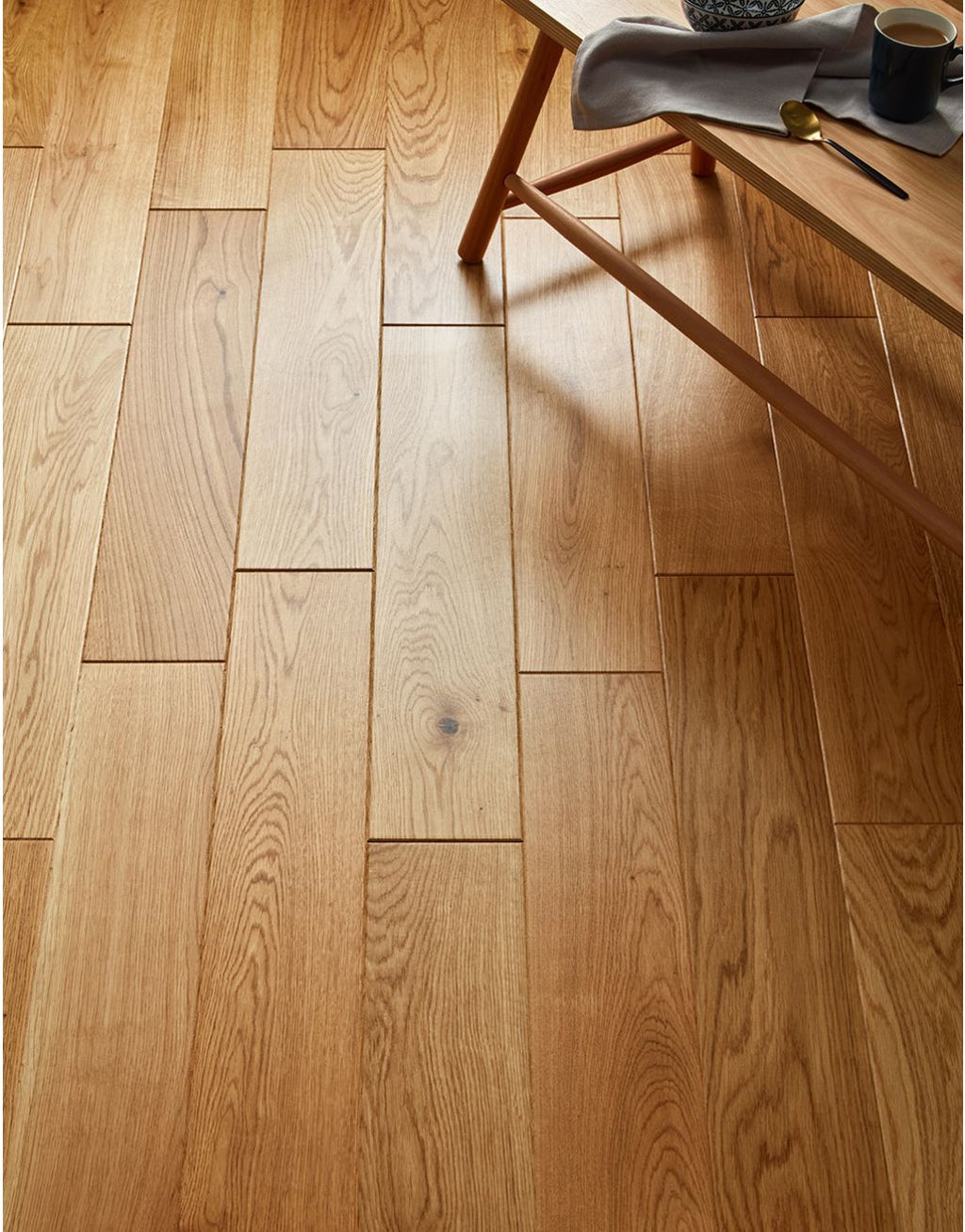 Kensington Natural Oak Lacquered Engineered Wood Flooring